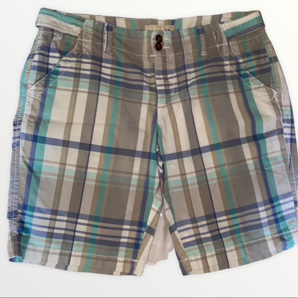 Old Navy Plaid shorts women’s size 8 - Picture 1 of 4